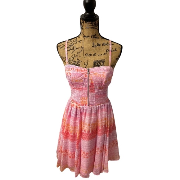 Guess Dresses & Skirts - Guess Blossom-Print Cocktail Dress - Size 6